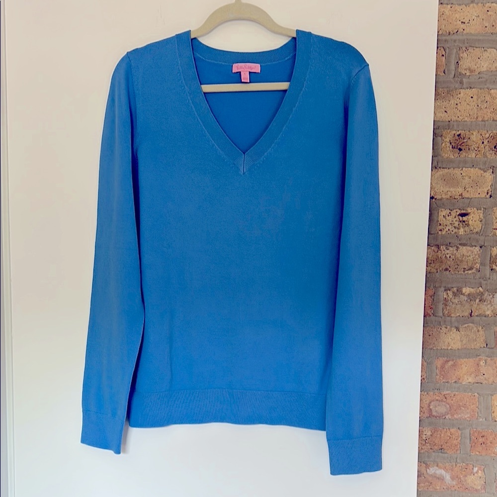 Lilly Pulitzer V-Neck Sweater. Blue. Size L.
